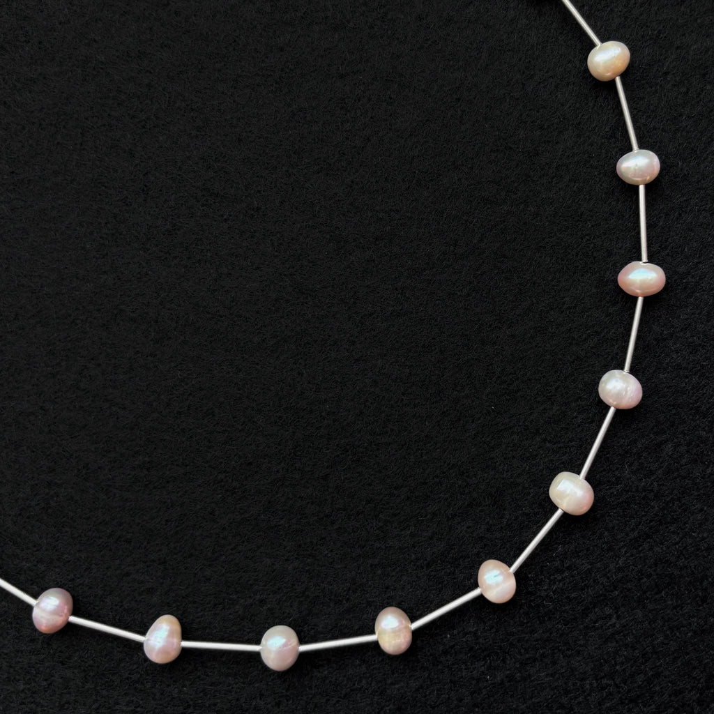 CANDY BUTTON NECKLACE IN PEACH